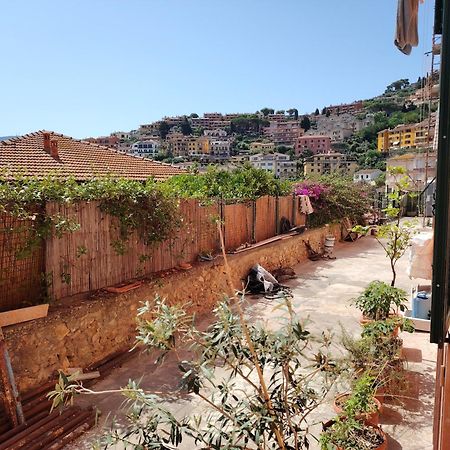 Appartamento Pilarella sotto casa trilocale vistamare al centro storico Porto Santo Stefano  Esterno foto