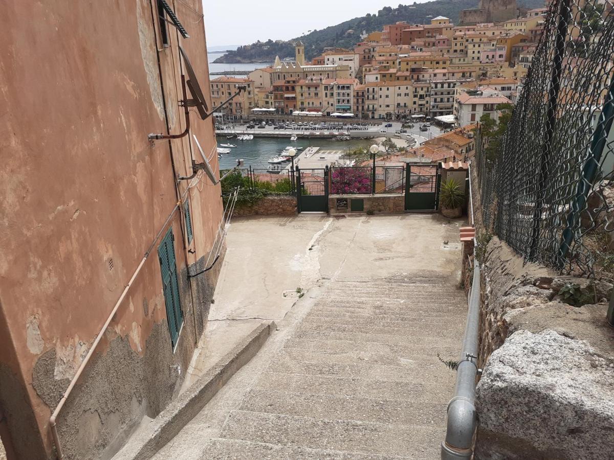 Appartamento Pilarella sotto casa trilocale vistamare al centro storico Porto Santo Stefano  Esterno foto
