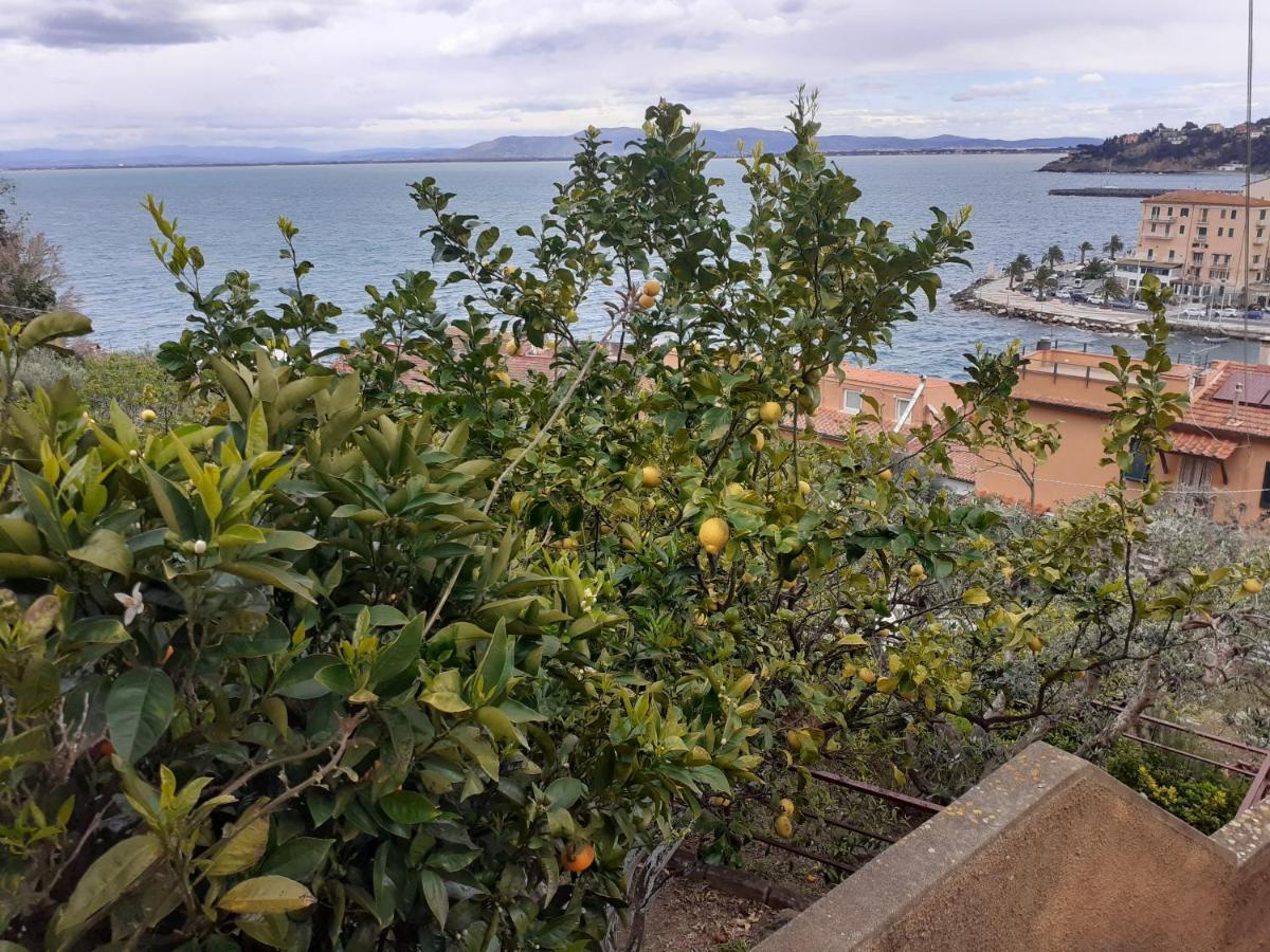 Appartamento Pilarella sotto casa trilocale vistamare al centro storico Porto Santo Stefano  Esterno foto
