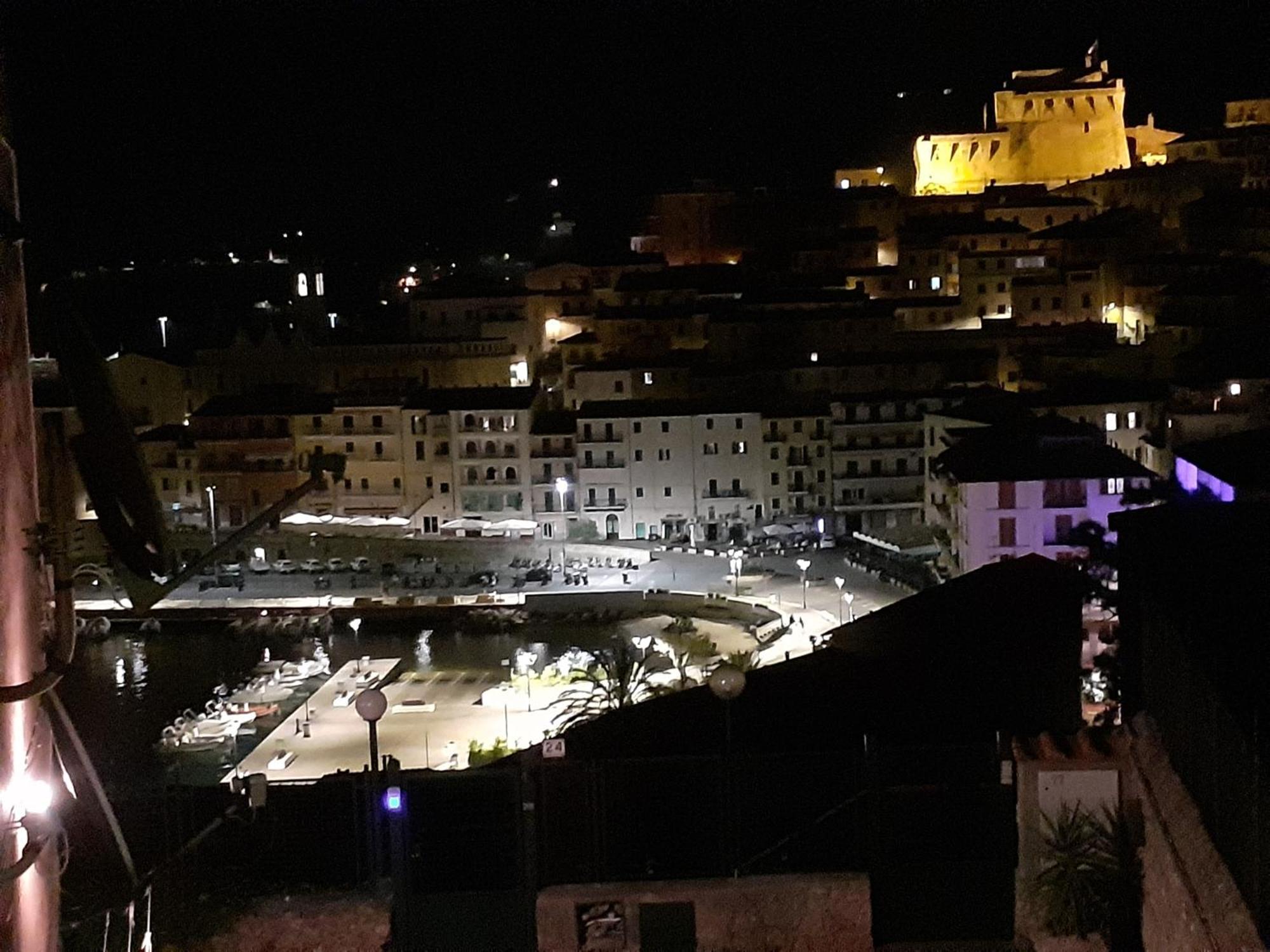 Appartamento Pilarella sotto casa trilocale vistamare al centro storico Porto Santo Stefano  Esterno foto